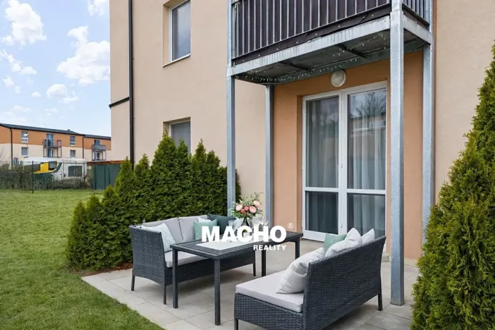 Prodej bytu 3+kk, Hostouň, U Tvrze, 70 m2