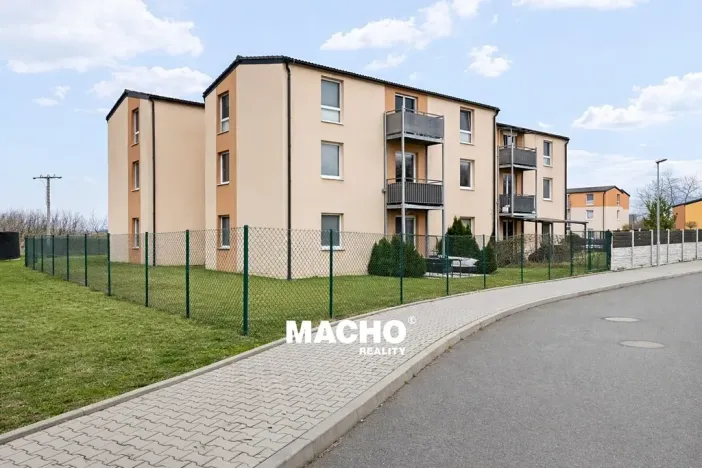 Prodej bytu 3+kk, Hostouň, U Tvrze, 70 m2