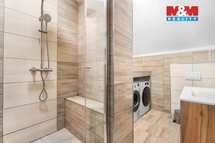 Prodej rodinného domu, Očihov, 280 m2