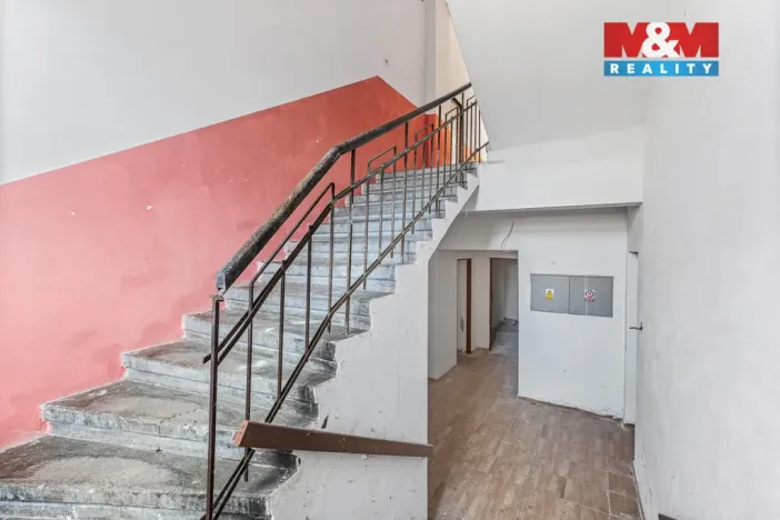 Prodej obchodního prostoru, Louny, Husova, 744 m2