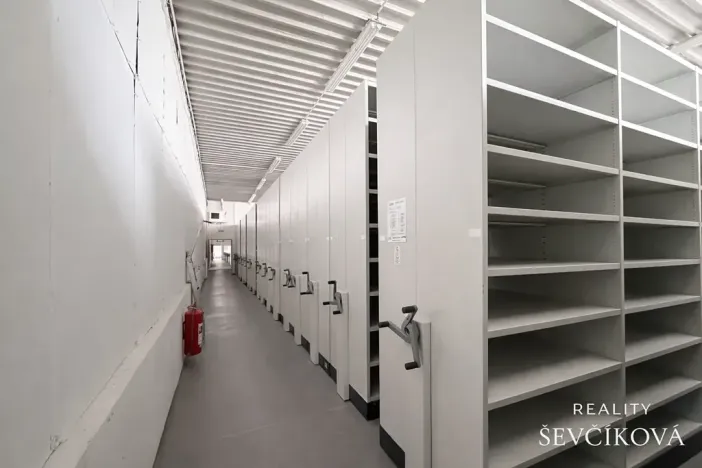 Pronájem komerční nemovitosti, Hradec Králové, Zemědělská, 695 m2