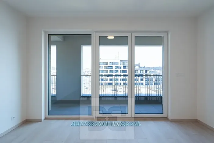 Pronájem bytu 1+kk, Praha - Hloubětín, Poděbradská, 32 m2