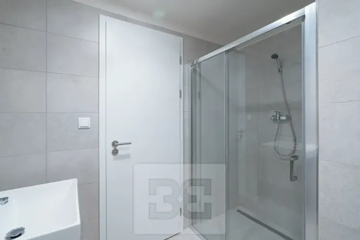 Pronájem bytu 1+kk, Praha - Hloubětín, Poděbradská, 32 m2