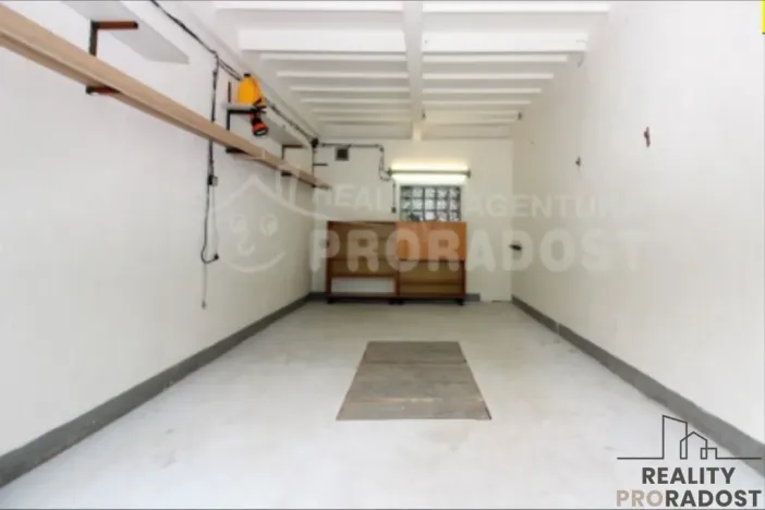 Pronájem garáže, Znojmo, 20 m2