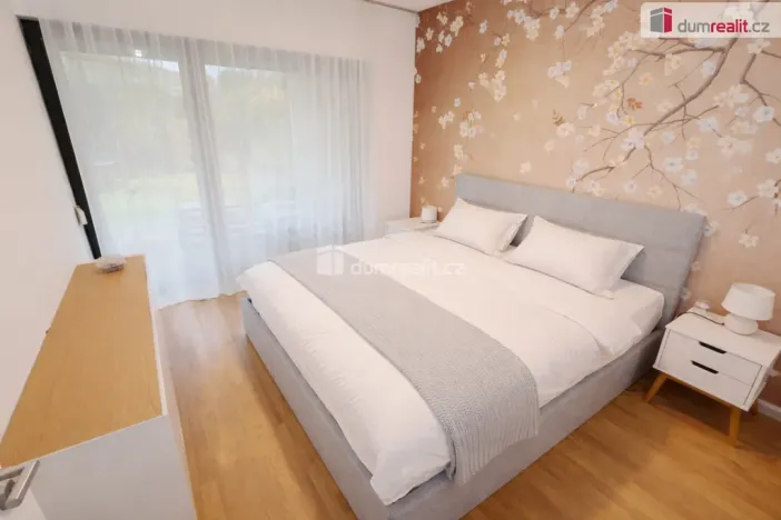 Pronájem bytu 3+kk, Praha - Modřany, Štolcova, 72 m2