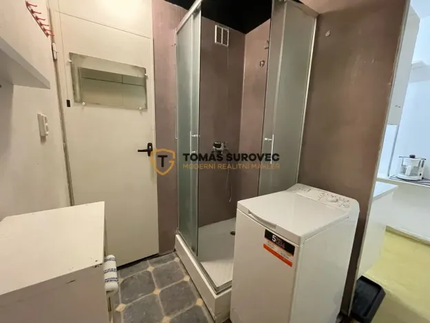 Pronájem bytu 1+kk, Zlín, Družstevní, 37 m2