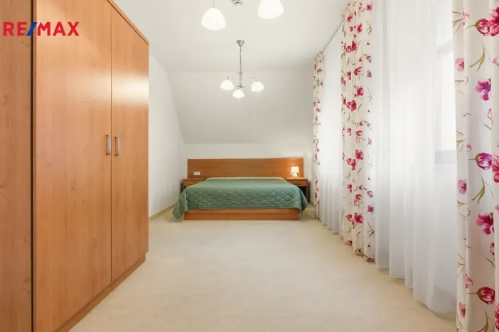 Prodej rodinného domu, Karlovy Vary, Slovenská, 137 m2