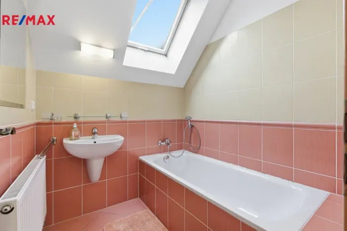 Prodej rodinného domu, Karlovy Vary, Slovenská, 137 m2