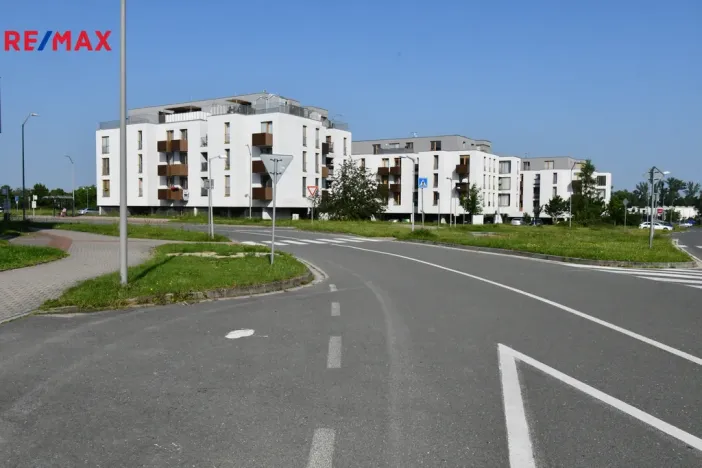 Pronájem bytu 1+kk, Hradec Králové - Třebeš, Svatojánská, 30 m2