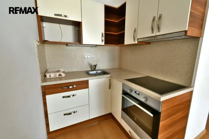 Pronájem bytu 1+kk, Hradec Králové - Třebeš, Svatojánská, 30 m2