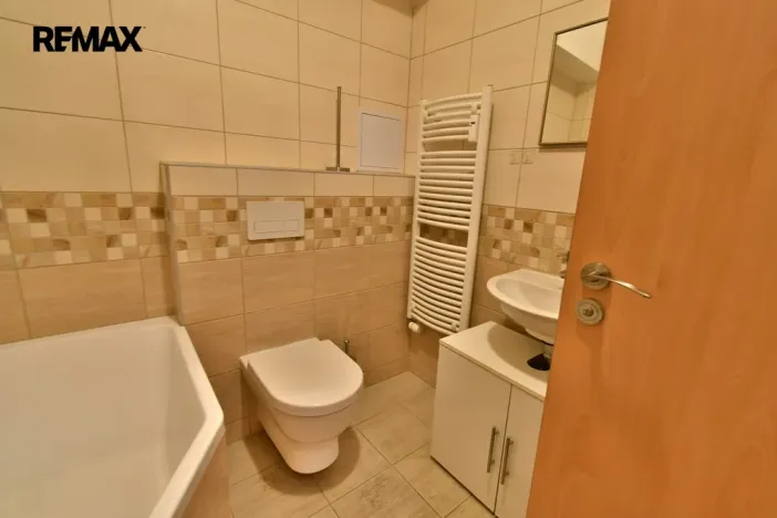 Pronájem bytu 1+kk, Hradec Králové - Třebeš, Svatojánská, 30 m2