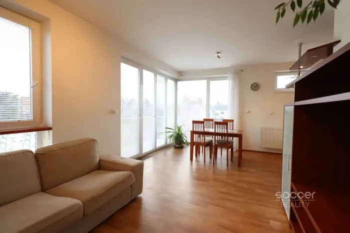 Pronájem bytu 2+kk, Praha - Kbely, Pod Nouzovem, 66 m2
