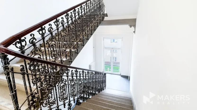 Pronájem kanceláře, Praha - Nové Město, Karlovo náměstí, 128 m2