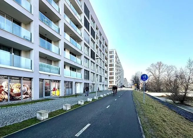 Prodej obchodního prostoru, Praha - Karlín, Za Karlínským přístavem, 73 m2
