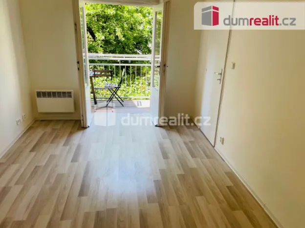 Pronájem bytu 1+kk, Praha - Smíchov, Na Skalce, 22 m2