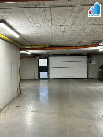 Pronájem garážového stání, Plzeň, Diamantová, 12 m2