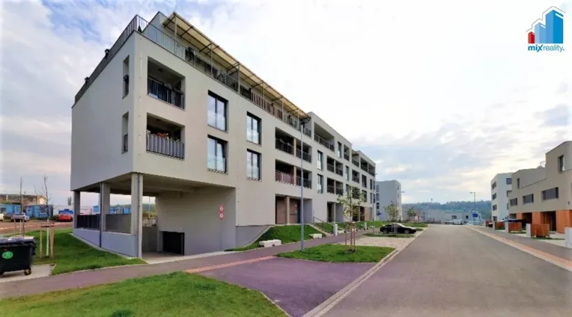 Pronájem garážového stání, Plzeň, Diamantová, 12 m2