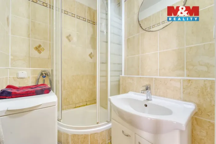 Prodej bytu 2+kk, Žebrák, Sídliště, 39 m2