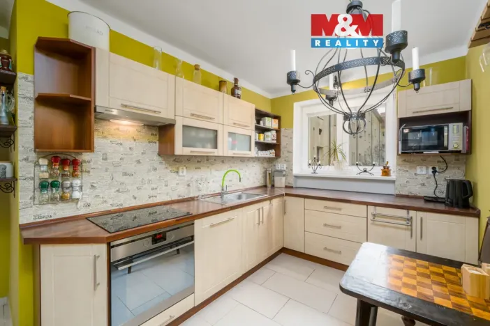 Prodej bytu 2+1, Teplice, Svojsíkova, 56 m2