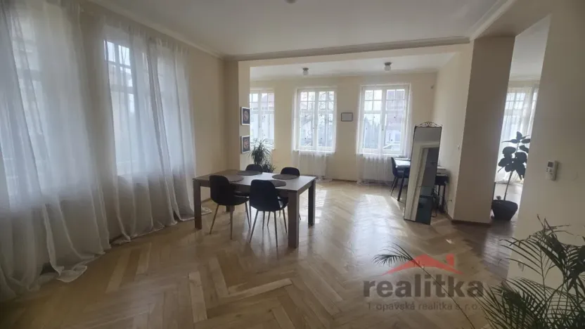 Pronájem bytu 3+1, Opava - Předměstí, Gudrichova, 139 m2