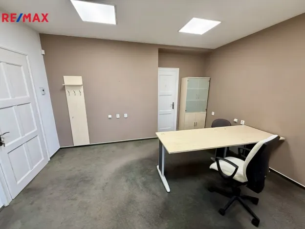 Pronájem kanceláře, Ostrava - Slezská Ostrava, náměstí Jurije Gagarina, 165 m2