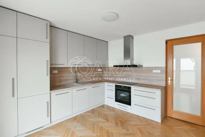 Pronájem kanceláře, Praha - Nové Město, Spálená, 127 m2