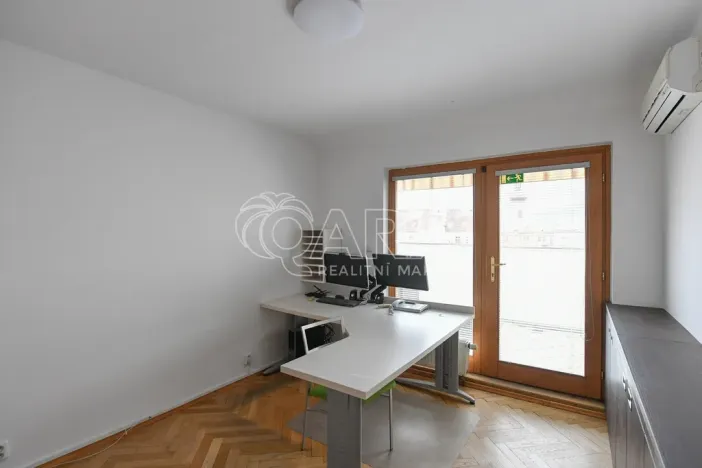Pronájem kanceláře, Praha - Nové Město, Spálená, 127 m2