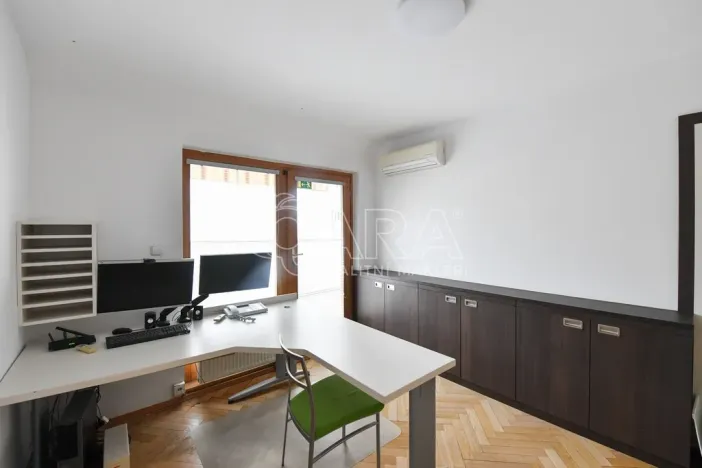 Pronájem kanceláře, Praha - Nové Město, Spálená, 127 m2