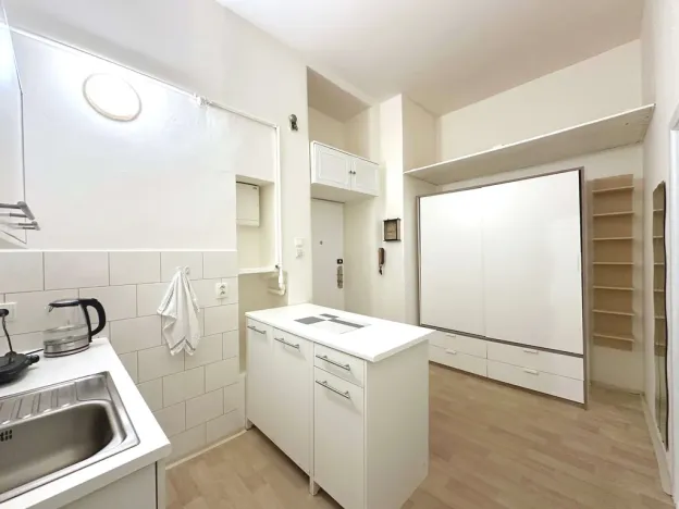 Prodej bytu 1+kk, Praha - Nusle, Na bitevní pláni, 34 m2
