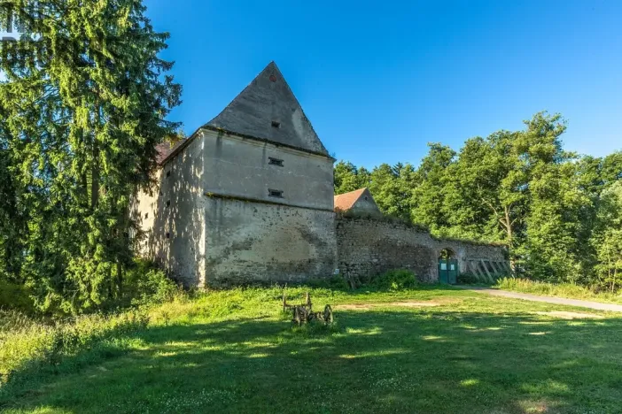 Prodej komerční, Buzice, 1800 m2