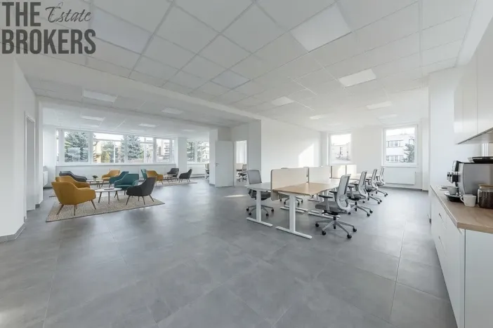 Pronájem kanceláře, Praha - Strašnice, Průběžná, 375 m2