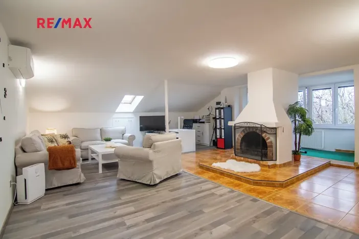 Prodej rodinného domu, Milovice, 249 m2