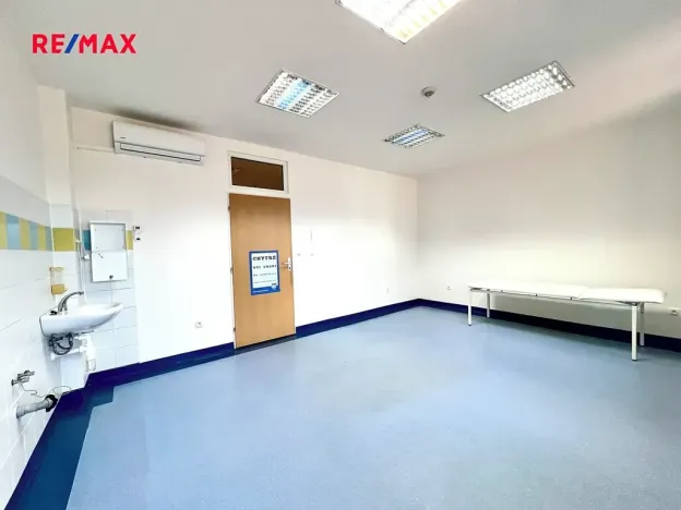 Pronájem kanceláře, Kyjov, Masarykovo náměstí, 21 m2