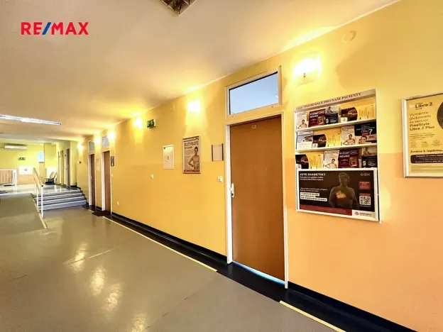 Pronájem kanceláře, Kyjov, Masarykovo náměstí, 21 m2