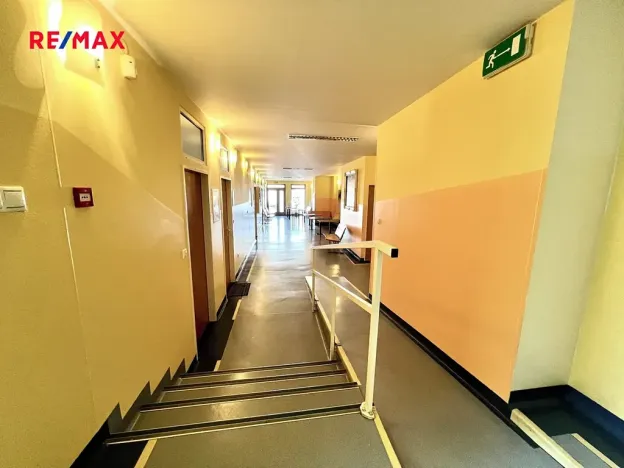 Pronájem kanceláře, Kyjov, Masarykovo náměstí, 21 m2