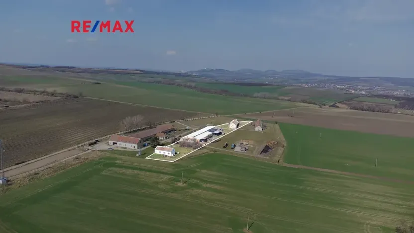 Prodej podílu pozemku, Valtice, 7786 m2