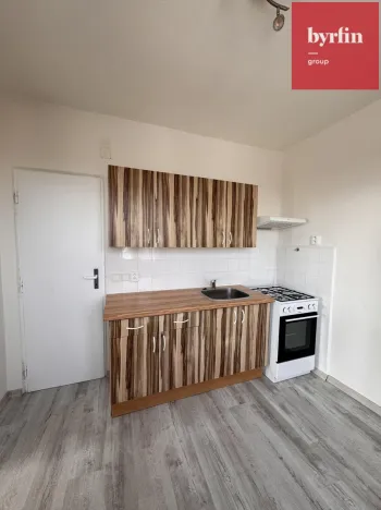 Pronájem bytu 2+1, Opava, Edvarda Beneše, 59 m2