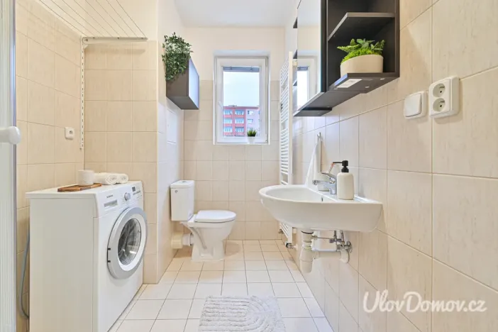 Pronájem bytu 1+kk, Praha - Záběhlice, Mikanova, 33 m2