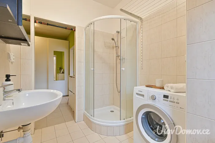 Pronájem bytu 1+kk, Praha - Záběhlice, Mikanova, 33 m2