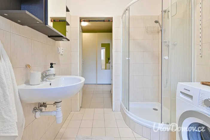 Pronájem bytu 1+kk, Praha - Záběhlice, Mikanova, 33 m2