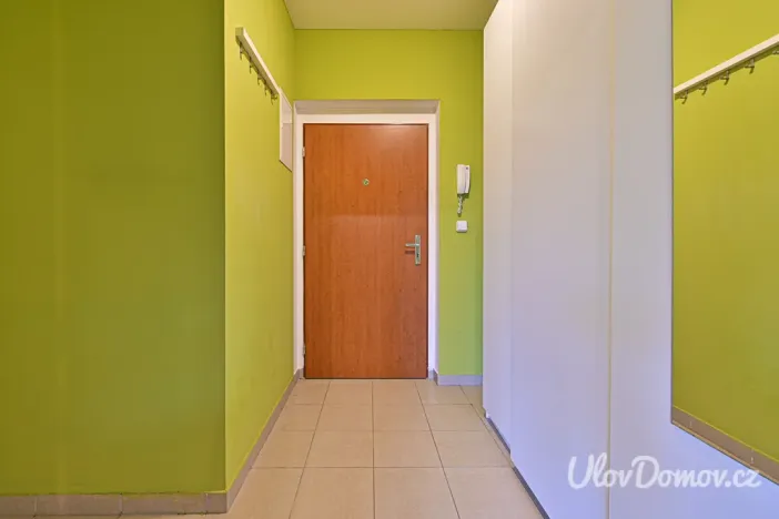 Pronájem bytu 1+kk, Praha - Záběhlice, Mikanova, 33 m2