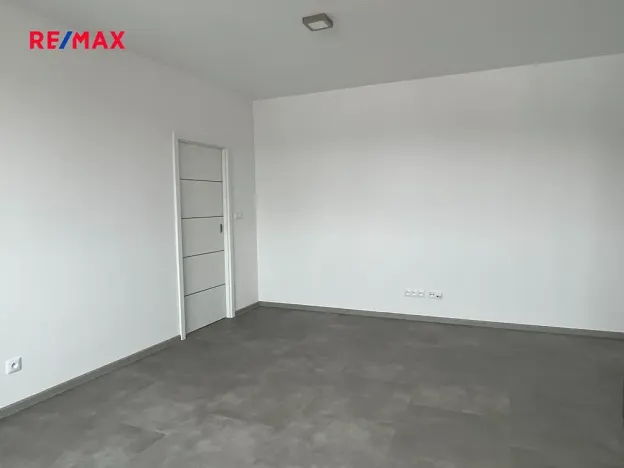 Pronájem bytu 2+kk, Hovorany, 48 m2