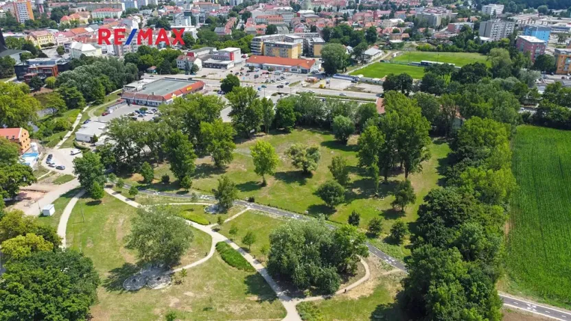 Prodej pozemku pro bydlení, Břeclav, 12389 m2