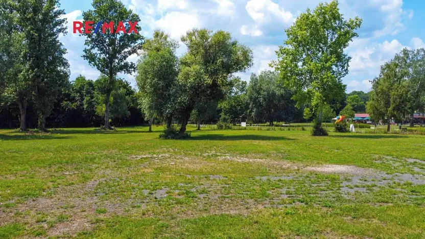 Prodej pozemku pro bydlení, Břeclav, 12389 m2