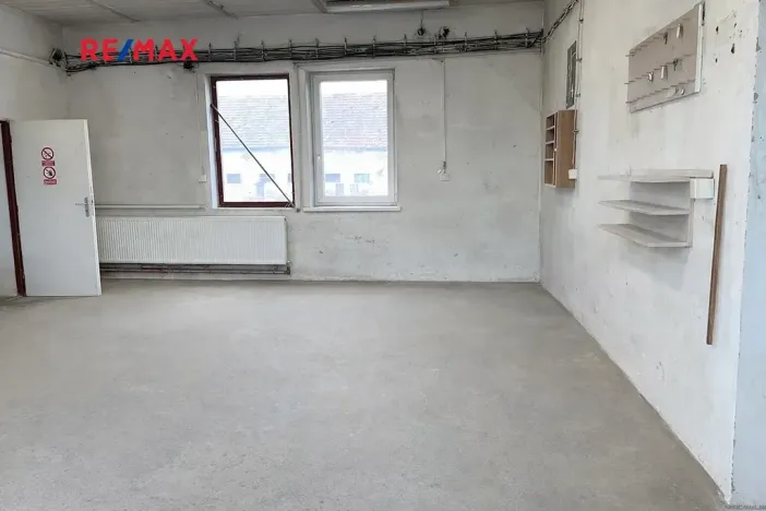 Pronájem výrobních prostor, Týnec, Hrušecká, 180 m2