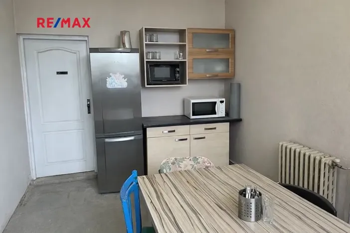 Pronájem výrobních prostor, Týnec, Hrušecká, 180 m2