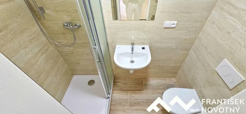 Pronájem kanceláře, Brno, Valchařská, 59 m2