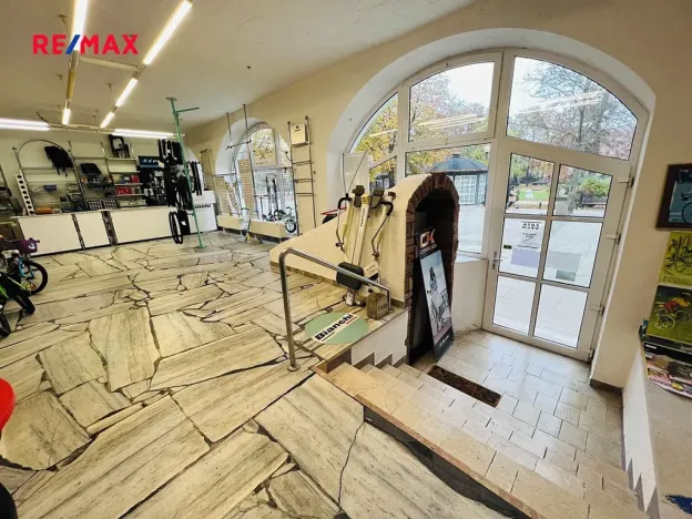 Pronájem obchodního prostoru, Břeclav, Libušina, 55 m2