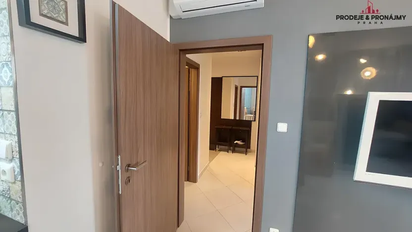 Pronájem bytu 2+kk, Praha - Vysočany, Pod Harfou, 55 m2