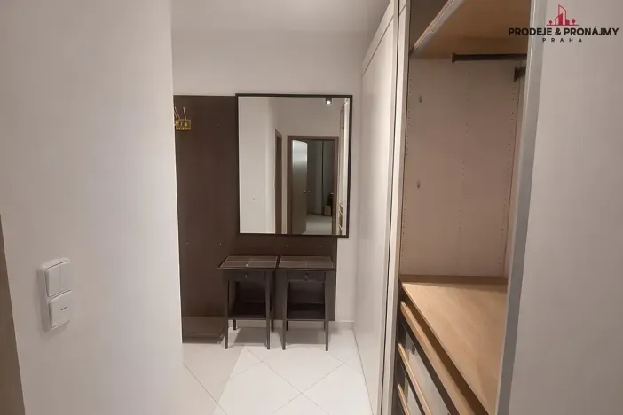 Pronájem bytu 2+kk, Praha - Vysočany, Pod Harfou, 55 m2